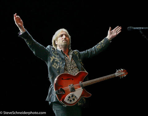 Tom Petty – The Gorge, George, WA 6-11-10 -01